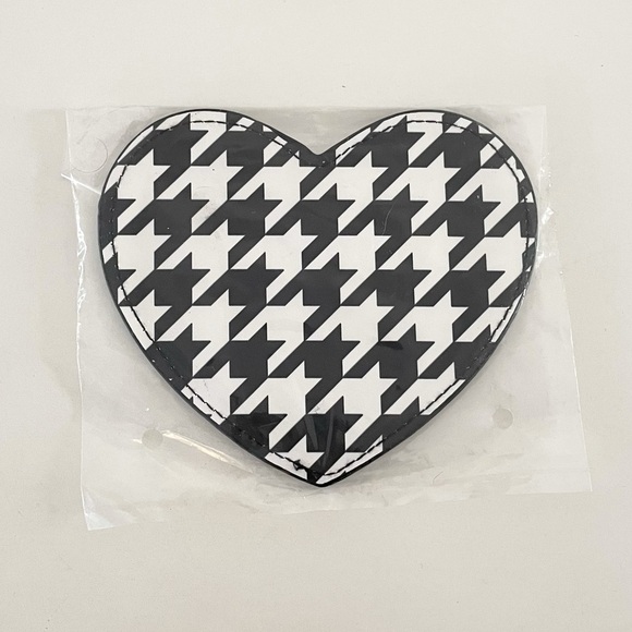 Heart Shaped Mini Beauty Makeup Cosmetic Mirror - Picture 7 of 7